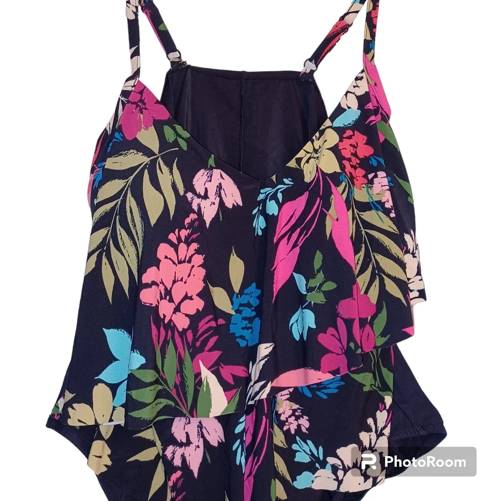 AQUA GREEN PLUS SIZE 24W Swim Suit NWOT